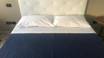 2 soveværelser, skrivebord, gratis Wi-Fi, sengetøj