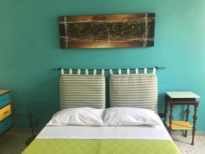 2 bedrooms, desk, free WiFi, bed sheets - Camera Familiare con Bagno Privato - Villa San Giuseppe (Brindisi)