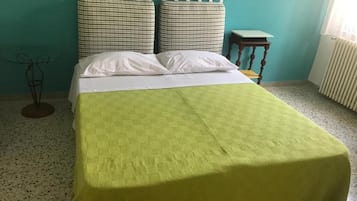 2 camere, una scrivania, Wi-Fi gratuito, lenzuola