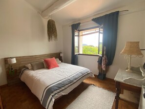 3 bedrooms, free WiFi, bed sheets - 3 Bedroom Private vacation home in Saint-Cyr-sur-Mer (Saint-Cyr-sur-Mer)