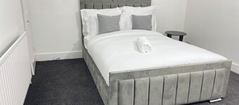 Chatham cosy 3 bedroom with free WiFi & parking 
