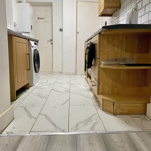 Chatham cosy 3 bedroom with free WiFi & parking 