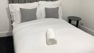 3 bedrooms, in-room safe, desk, iron/ironing board