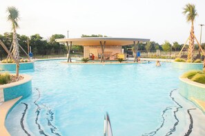 室外游泳池
