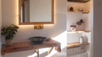 Loft, 1 Bedroom, Balcony, Garden View | Bathroom