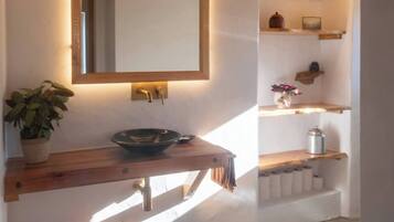 Loft, 1 Bedroom, Balcony, Garden View | Interior