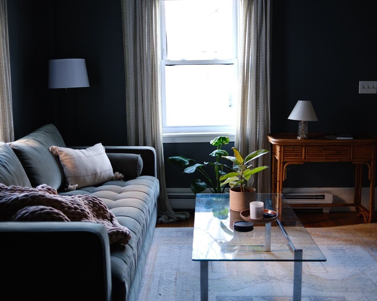 Historic Munjoy Hill apartment, just 3 blocks from the ocean & pet-friendly!