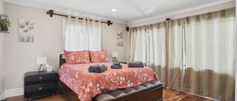 4 bedrooms, in-room safe, iron/ironing board, free WiFi
