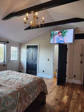 4 soveværelser, pengeskab på værelset, strygejern/strygebræt