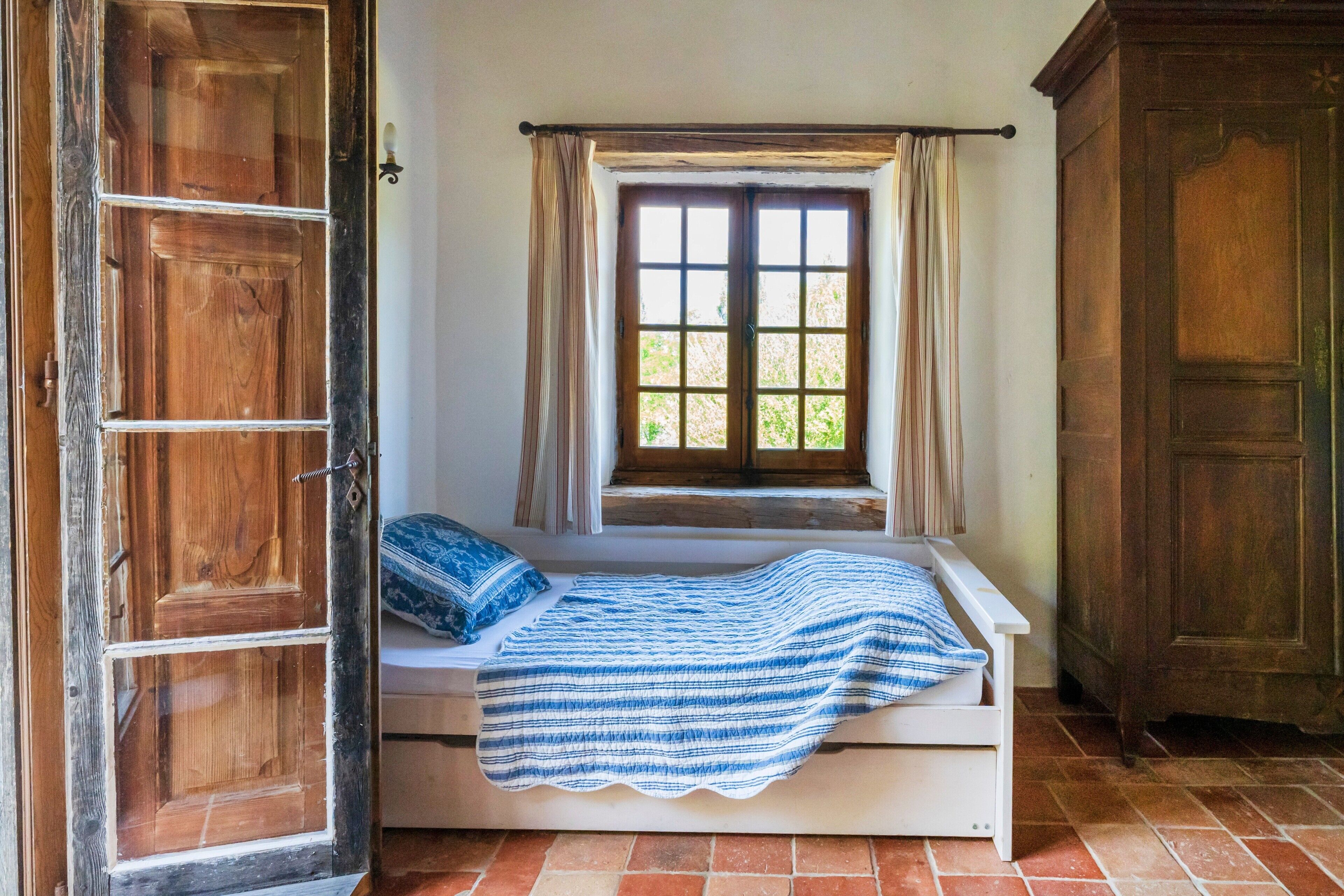 1 chambre, fer et planche à repasser, Wi-Fi gratuit, draps fournis