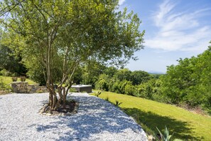 Property grounds - Holiday Home 'Dependance Avec Jacuzzi' with Terrace, Garden and Wi-Fi (Arcangues)