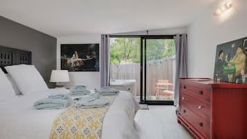 1 bedroom, bed sheets