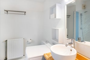 Douche, serviettes fournies