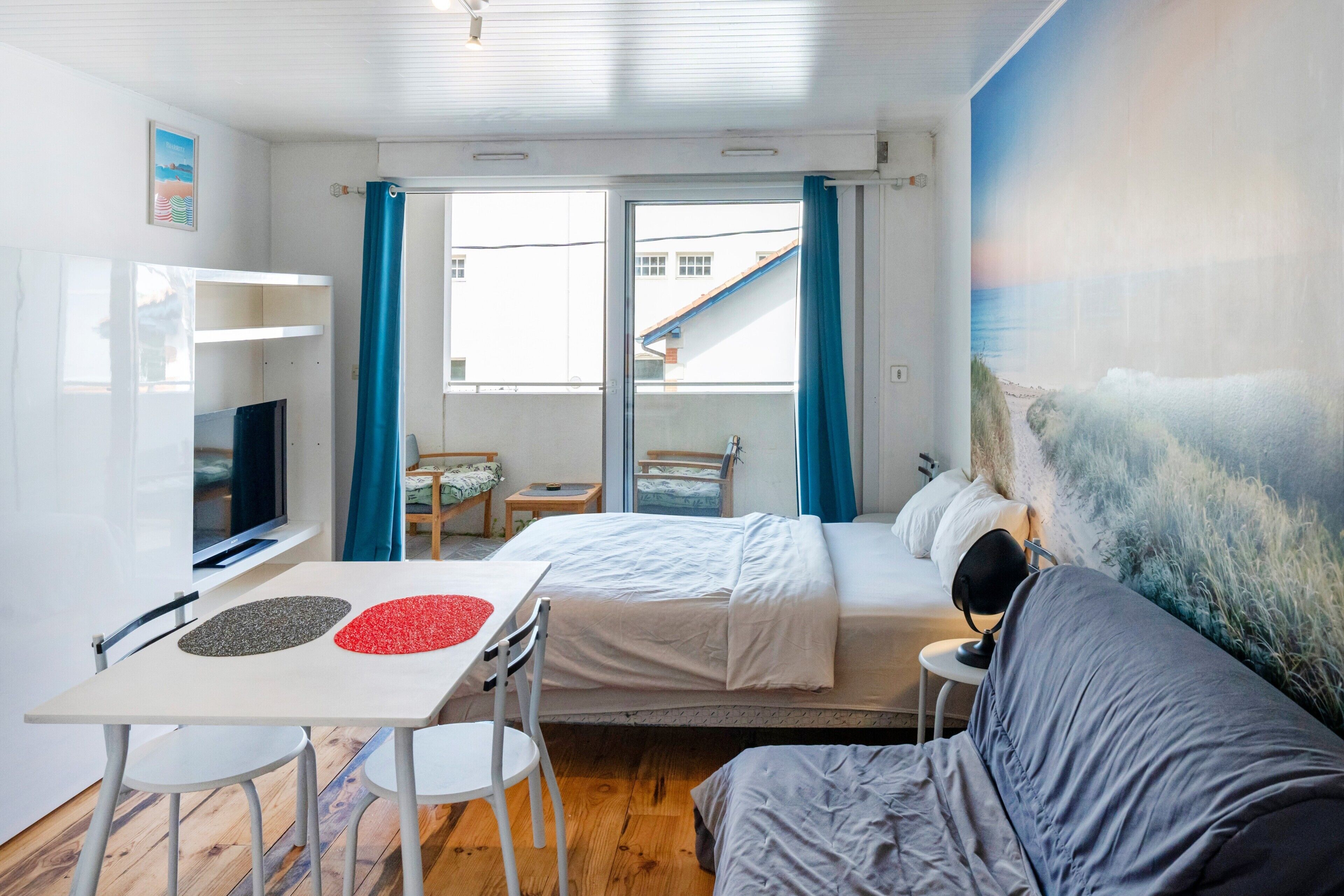 1 bedroom, iron/ironing board, bed sheets