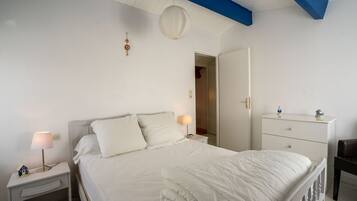 2 chambres, fer et planche Ă repasser, Wi-Fi gratuit, draps fournis