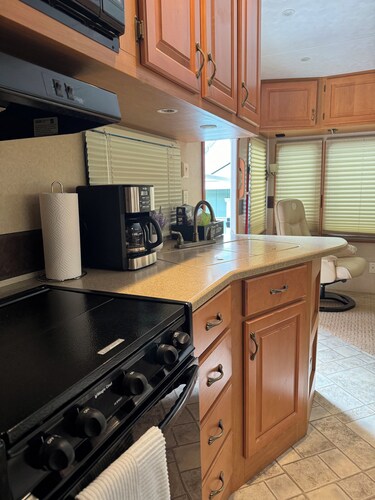 Cozy camper in the heart of Central Oregon