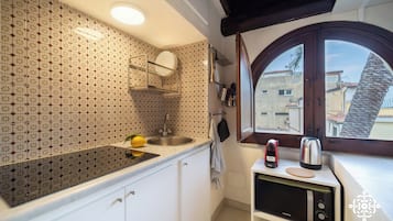 Dupleks Comfort, pemandangan laut | Dapur pribadi | Ketel listrik dan pemanggang roti