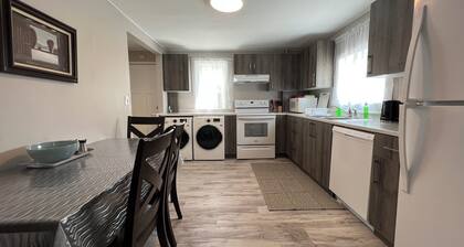 2 beds/3 br with office very specious unit in StB with free parking and wifi.