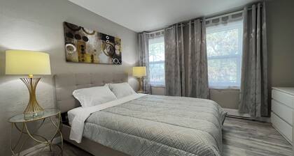 2 beds/3 br with office very specious unit in StB with free parking and wifi.