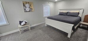 3 slaapkamers, een strijkplank/strijkijzer, wifi, beddengoed