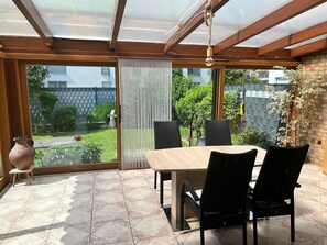 تناول الطعام