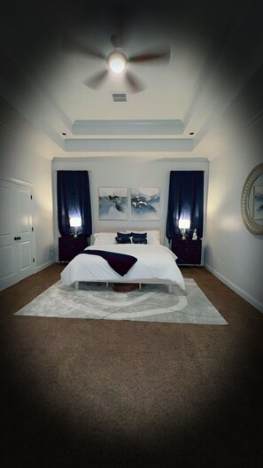 5 makuuhuonetta, silitysrauta/-lauta, vauvan matkasänky, Wi-Fi