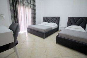 4 bedrooms, WiFi, bed sheets