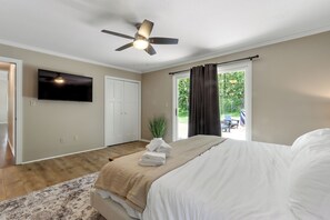 4 Schlafzimmer, Reisekinderbett, Internetzugang, Bettwäsche