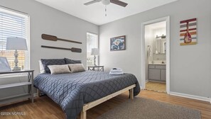 2 室のベッドルーム、WiFi (無料)、ベッドシーツ