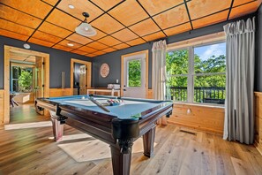 Spielezimmer
