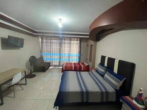 4 bedrooms, desk, free WiFi