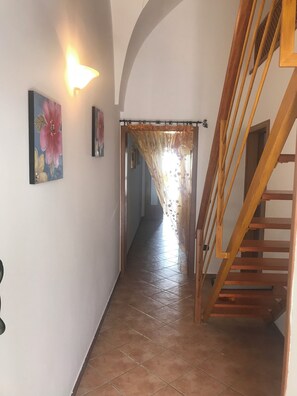 Interior - Bear's Den (Torre dell'Orso)