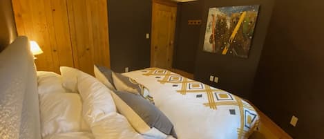 2 chambres, bureau, accĂšs au Wi-Fi (inclus), literie fournie