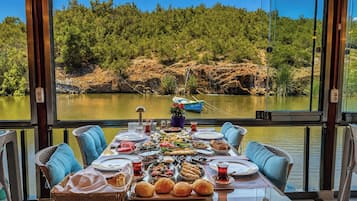 Kahvaltı servisi