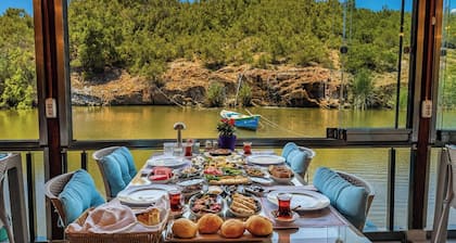 Olive Branch Hotel