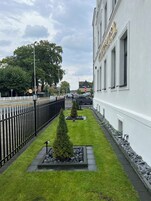 Utsikt mot trädgården