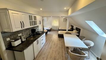 Kamar Quadruple, dapur | Kedap suara, Wi-Fi gratis, dan seprai linen