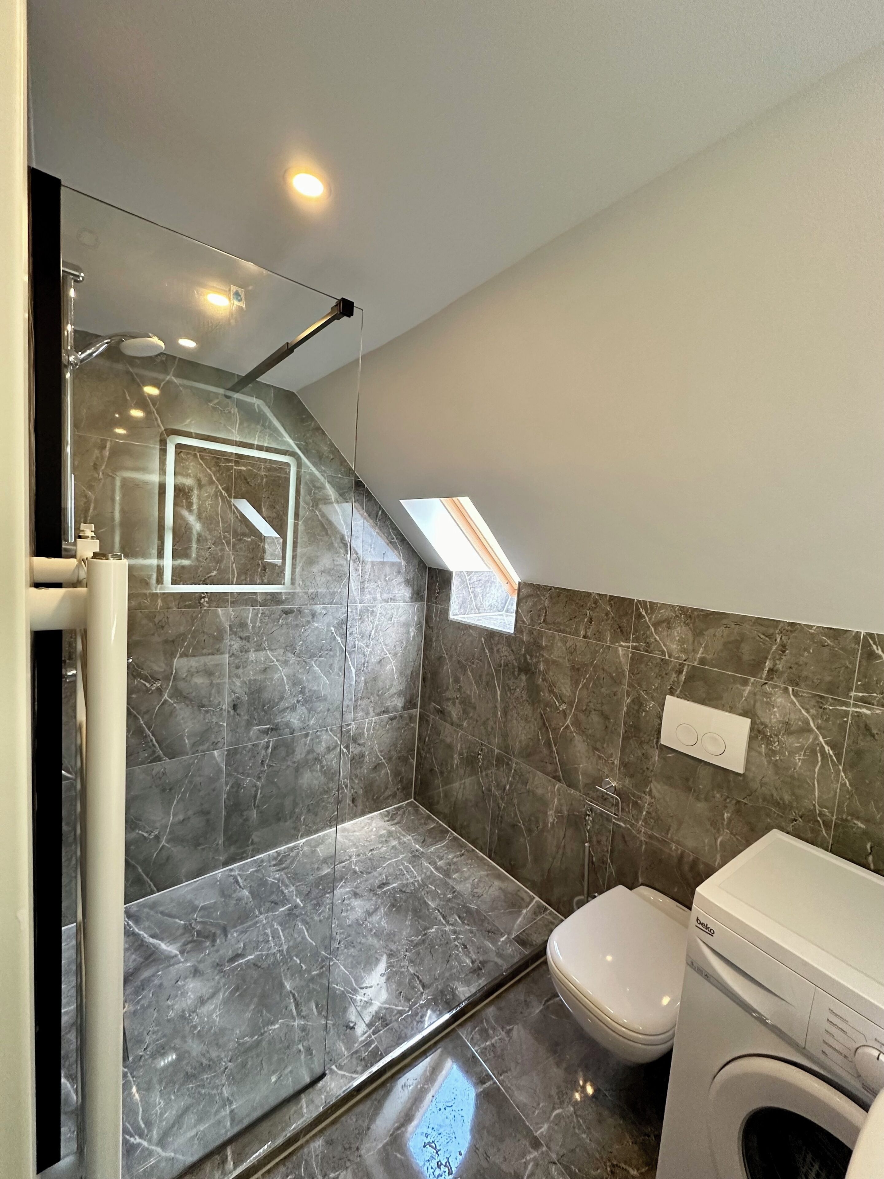 Vierbettzimmer, Küche | Badezimmer | Dusche, Haartrockner, Handtücher, Seife