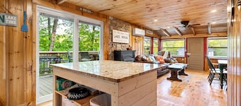 Kettle Cove Cabin. Lake Sebago Beach Access. Fire pit. Grill. Blackstone. Games