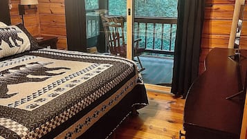 3 bedrooms, iron/ironing board, travel crib, free WiFi