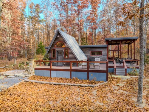 Canyon A-Frame Cabin | Fire Pit, Sauna, Hiking