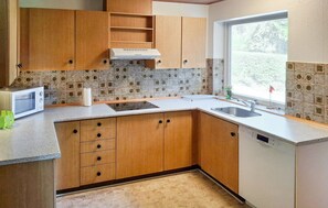Refrigerador, microondas, parrilla de estufa y lavavajillas 