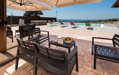 5 bedroom awesome home in Casalvelino