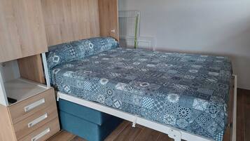 2 bedrooms, down duvets, memory-foam beds, individually furnished