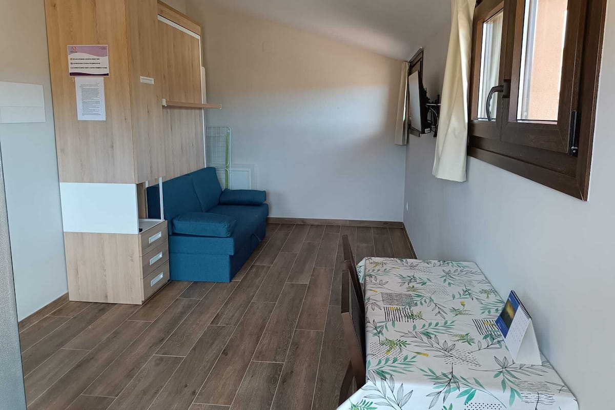 2 bedrooms, down comforters, memory foam beds, laptop workspace