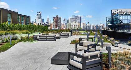 Luxury 1BR - Balcony- Elevator - Gym - Lounge -Rooftop -In Unit Laundry - Manhattan