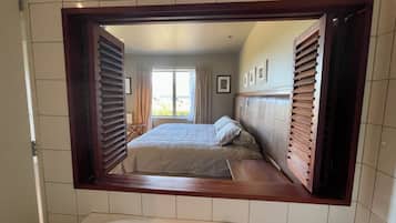 2 bedrooms, iron/ironing board, bed sheets