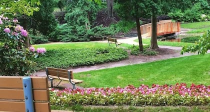 Cozy Ranch with Scenic Golf Course view