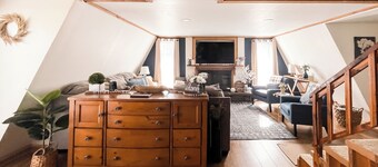 Cozy Wister Ridge A-Frame Lake Cabin • Sleeps 6 • Mins to Wister Lake!