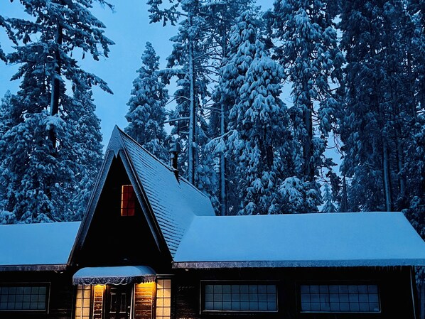 Exterior - Enjoy a private resort experience in a former B&B. (Pioneer)